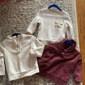 Boys 2T Old Navy Sweaters Great Condition